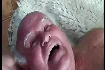 Phim khiêu dâm công cộng của Nga trên xe buýt thành phố. phim sex nhat ban moi nhat hd