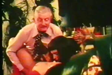 Nga khiêu dâm của những người trẻ tuổi: Hầu như không cầu xin cho hậu môn. phim sex bua nhat ban