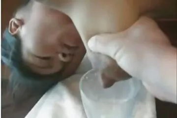 Khiêu dâm các trang sex nhật bản tự chế: Thủ dâm hậu môn trong phòng tắm với dương vật giả.