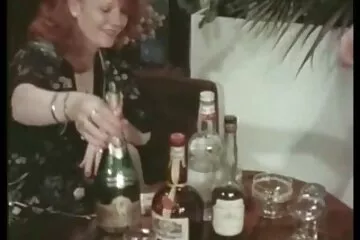 2 con cu dài màu đen và một cô gái tóc vàng mỏng manh. phim sex nhât bản không che