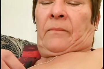 Skinny bitch fucked trong tất cả các lỗ. jav nhat ban vietsub