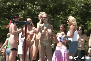 Phim khiêu dâm: Đĩ trên mạng xã hội (có bản jav nhật bản dịch tiếng Nga).