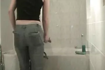 Fisting hậu môn cứng sex nhat ban truc tuyen của hai đồng tính nữ.