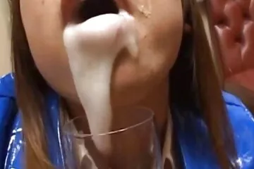 Cô phim jav nhật bản gái gầy gò xinh đẹp thủ dâm ass.