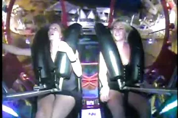 Con đĩ Nga gầy gò đụ trong ba con gà trống. phim sẽx nhat ban khong che