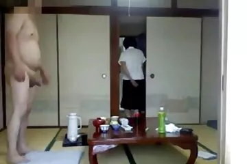 Ông già dien vien phim cap ba nhat ban hói béo đụ hai người đẹp gầy.