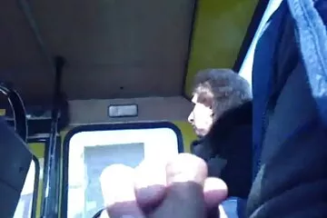 Một giáo viên già và một nữ diễn viên sex nhật bản cô gái trẻ tóc vàng.